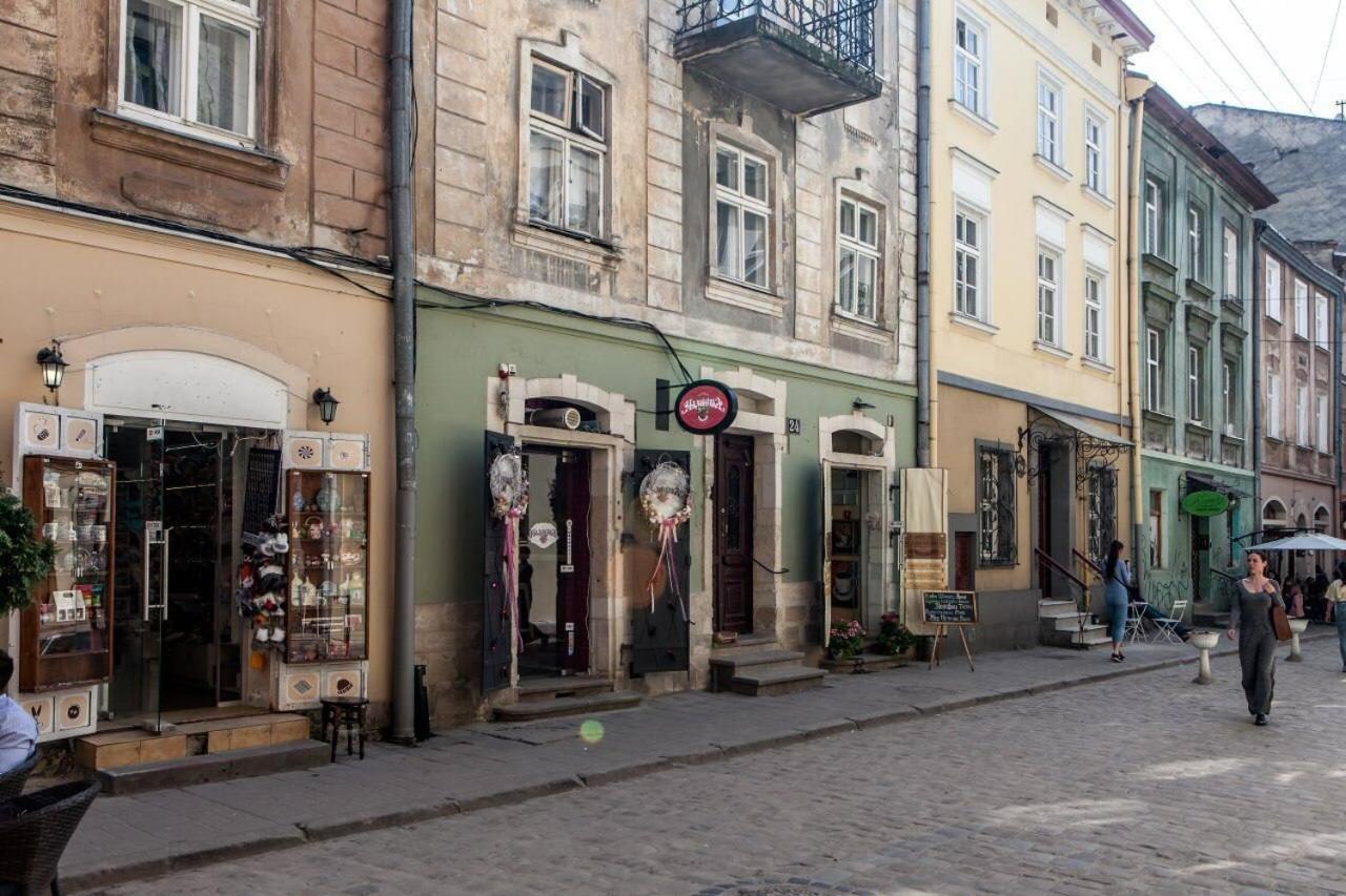Apartments On Staroyevreiska Street ลวีฟ ภายนอก รูปภาพ